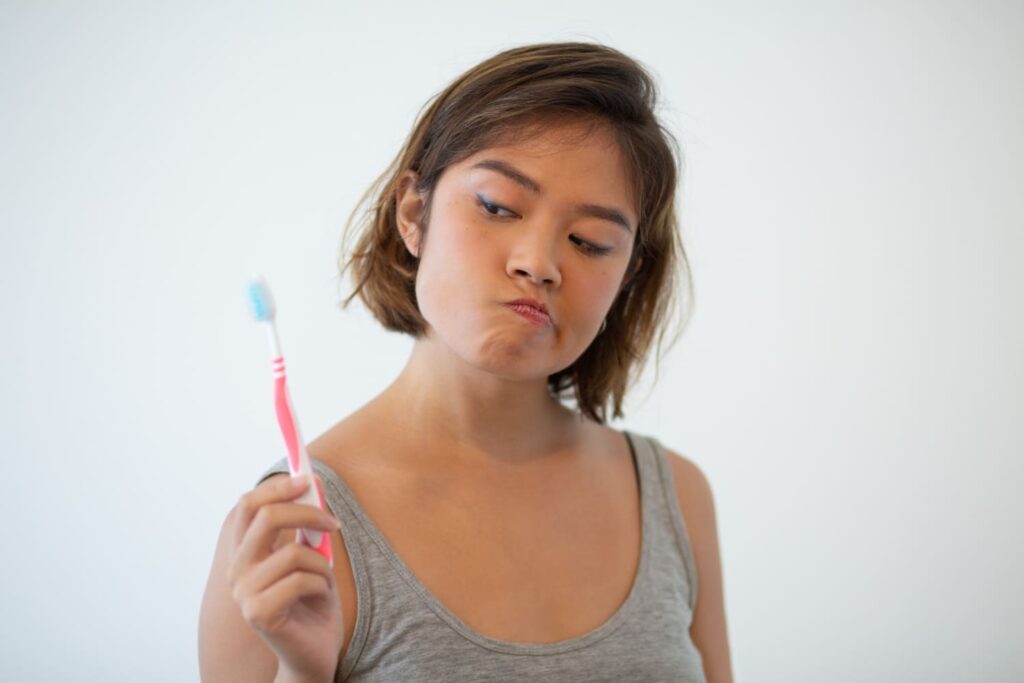 brush teeth after teeth extraction